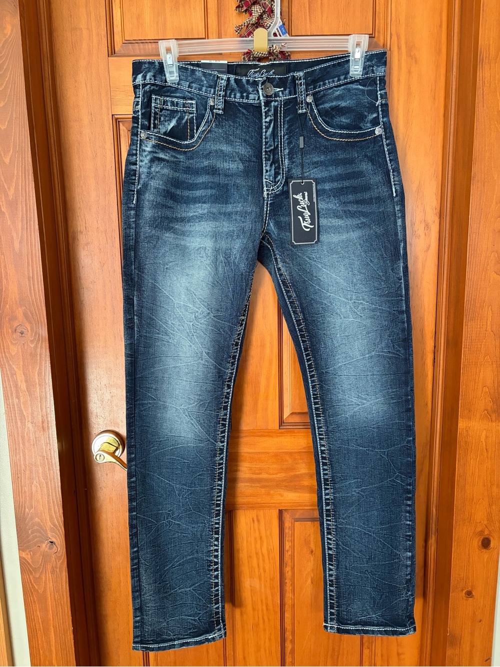 True Luck Men’s Slim Straight Jeans Distressed Dark Wash Denim Size 34X32 NWT